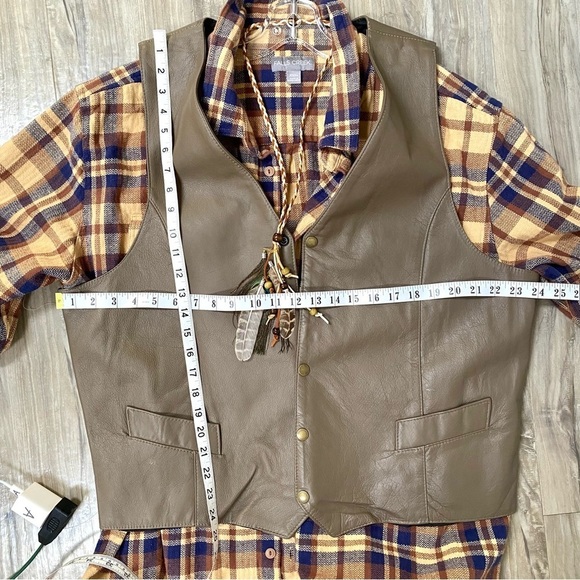 Rustic LEATHER boho vest w southwestern vibe - Picture 12 of 13